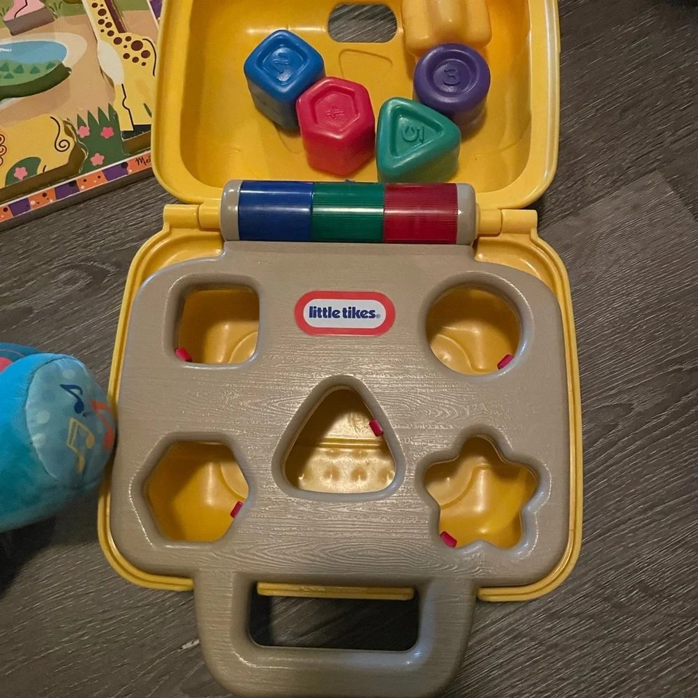 Fisher-Price Colorful Shape Sorter and Koala Toy - Picture 4 of 6